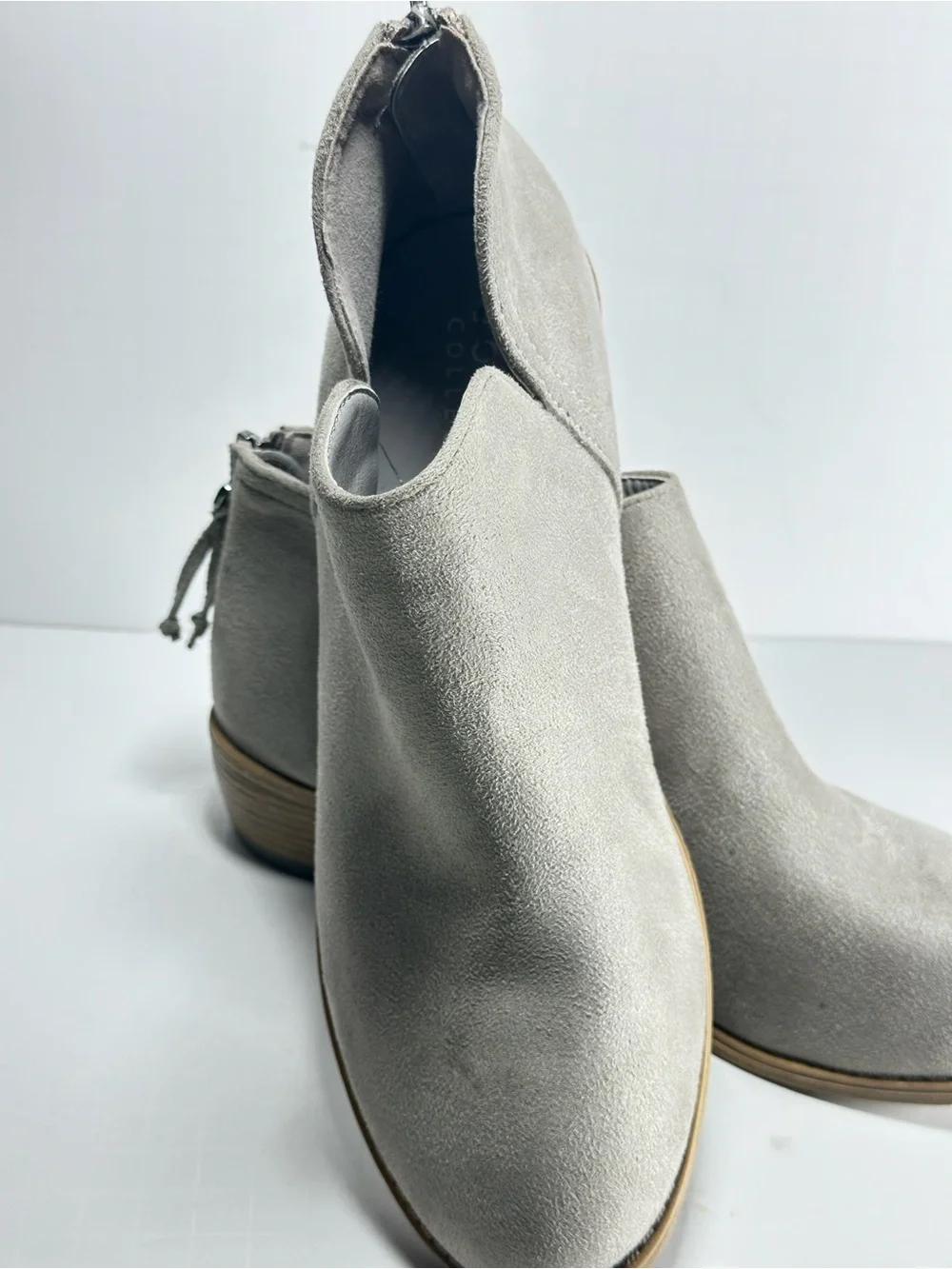 Journee Collection Livvy Gray 9W Faux Suede Ankle Booties Rear Zipper